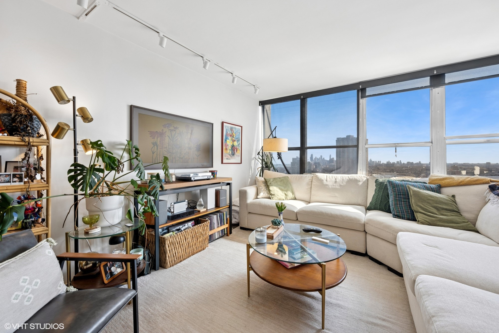655 W irving park Road 2903
