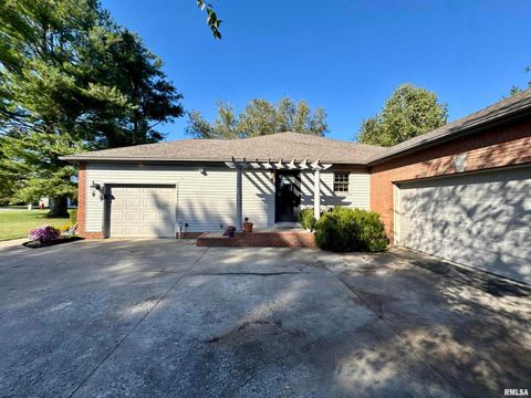 Tiny photo for 1801 COLONIAL Drive, Marion, IL 62959 (MLS # EB460134)