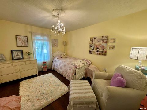 Tiny photo for 1801 COLONIAL Drive, Marion, IL 62959 (MLS # EB460134)