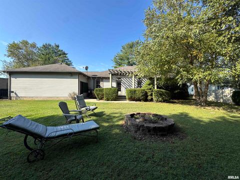 Tiny photo for 1801 COLONIAL Drive, Marion, IL 62959 (MLS # EB460134)