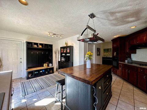 Tiny photo for 1801 COLONIAL Drive, Marion, IL 62959 (MLS # EB460134)