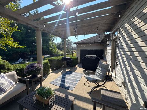 Tiny photo for 1801 COLONIAL Drive, Marion, IL 62959 (MLS # EB460134)