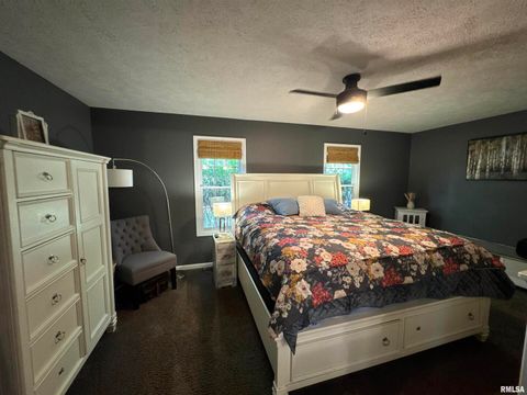 Tiny photo for 1801 COLONIAL Drive, Marion, IL 62959 (MLS # EB460134)