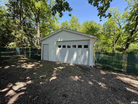 Tiny photo for 1312 W SYCAMORE Street, Carbondale, IL 62901 (MLS # EB458119)