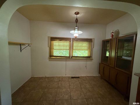 Tiny photo for 1312 W SYCAMORE Street, Carbondale, IL 62901 (MLS # EB458119)