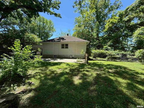 Tiny photo for 1312 W SYCAMORE Street, Carbondale, IL 62901 (MLS # EB458119)