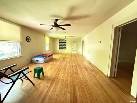 Tiny photo for 1312 W SYCAMORE Street, Carbondale, IL 62901 (MLS # EB458119)