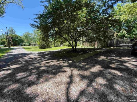 Tiny photo for 1312 W SYCAMORE Street, Carbondale, IL 62901 (MLS # EB458119)