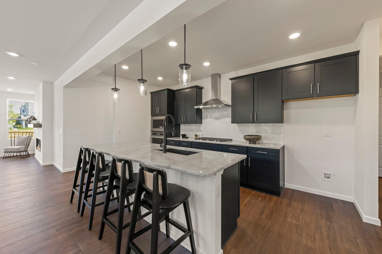 6201 Links Drive 24001