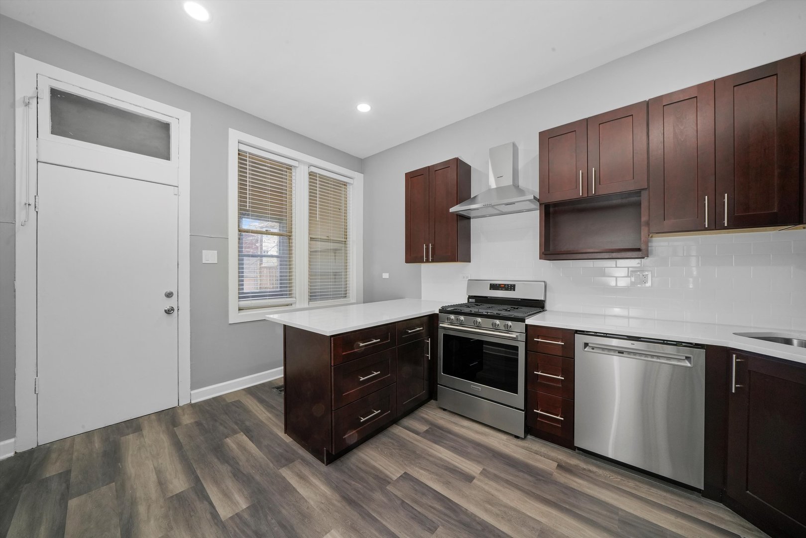 2115 W Armitage Avenue 1f