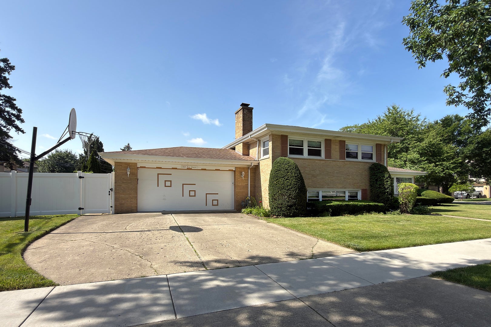 801 S See Gwun Avenue
