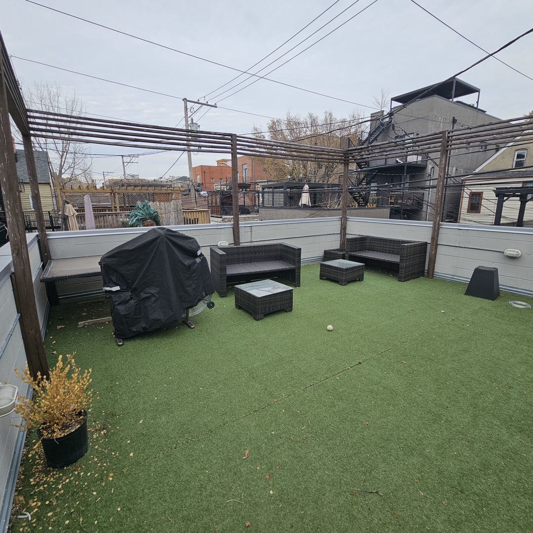 1013 N Honore Street 1