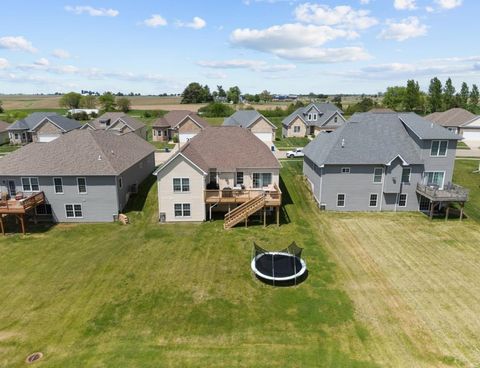 Tiny photo for 67 Cobblestone Lane, Le Claire, IA 52753 (MLS # 12569619)