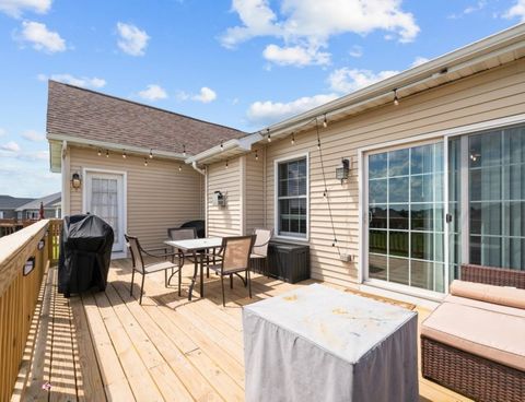 Tiny photo for 67 Cobblestone Lane, Le Claire, IA 52753 (MLS # 12569619)