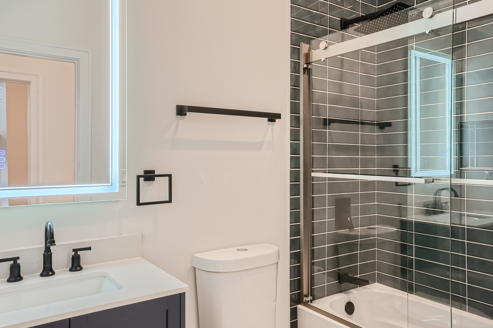 3509 N Sheffield Avenue 3