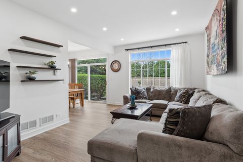 Tiny photo for 414 Coventry Circle #414, Glendale Heights, IL 60139 (MLS # 12617944)