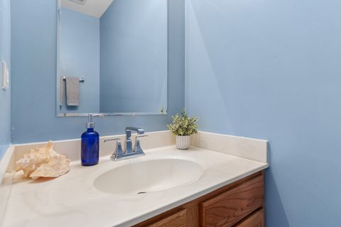 Tiny photo for 414 Coventry Circle #414, Glendale Heights, IL 60139 (MLS # 12617944)