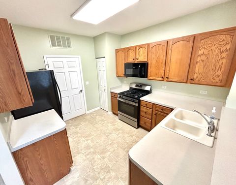 Tiny photo for 21253 Legion Lake Court, Crest Hill, IL 60403 (MLS # 12499015)