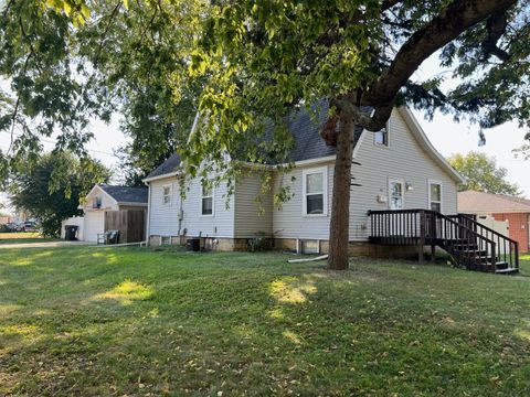Photo of 1102 S Adelaide Street, Normal, IL 61761 (MLS # 12499415) Photo of 1102 S Adelaide Street, Normal, IL 61761 (MLS # 12499415)