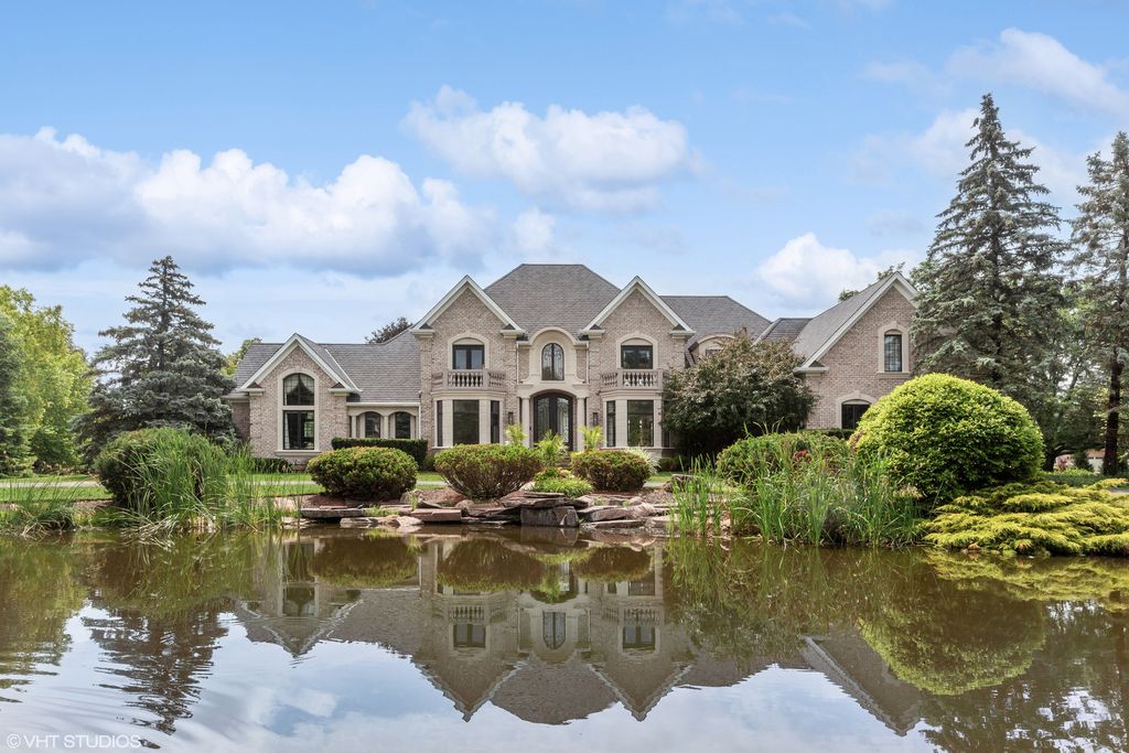 Photo for 5N195 Dover Hill Road, St. Charles, IL 60175 (MLS # 12424634)