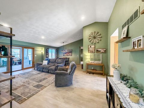 Tiny photo for 1150 S Greenfield Drive #1150, Freeport, IL 61032 (MLS # 12575574)