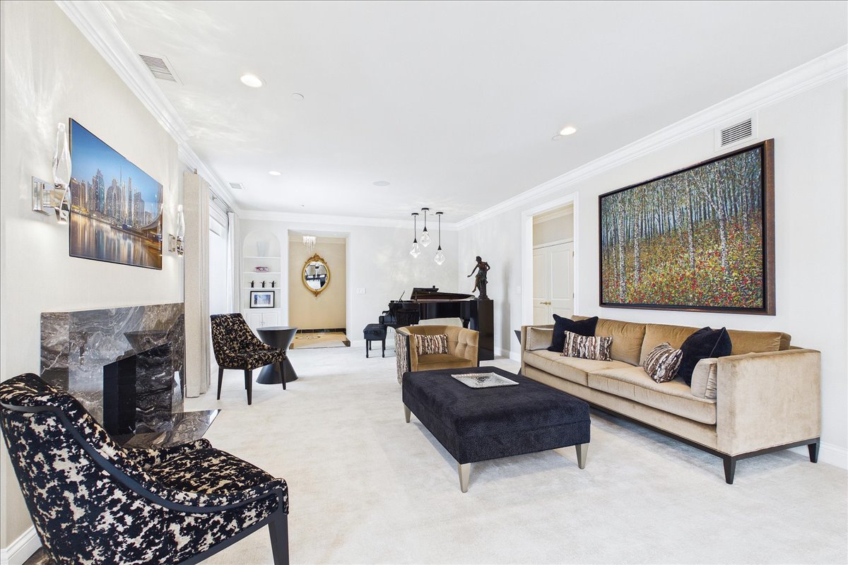 485 Oakwood Avenue D-2