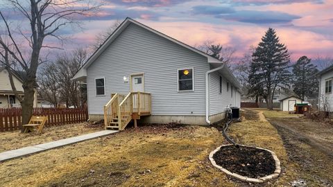 3108 Elizabeth Avenue Zion IL 60099