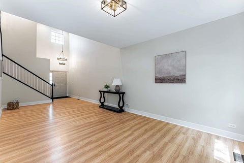 Tiny photo for 307 Abington Woods Drive, Aurora, IL 60502 (MLS # 12656921)