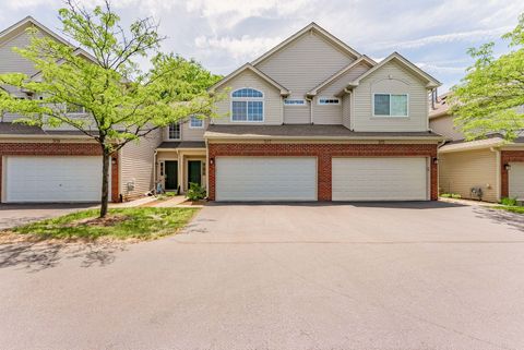 Photo of 307 Abington Woods Drive, Aurora, IL 60502 (MLS # 12656921)