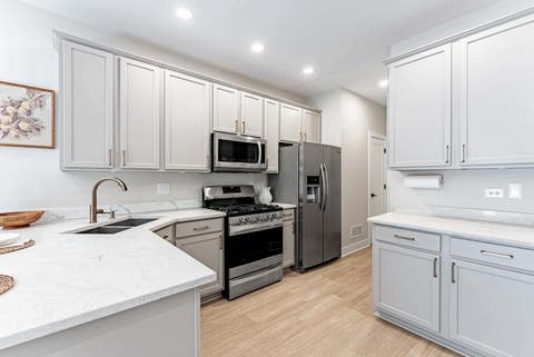 Tiny photo for 307 Abington Woods Drive, Aurora, IL 60502 (MLS # 12656921)