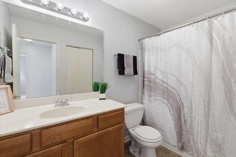 Tiny photo for 202 Glengarry Drive #206, Bloomingdale, IL 60108 (MLS # 12594646)