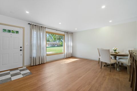 Tiny photo for 1720 W Robbie Lane, Mount Prospect, IL 60056 (MLS # 12475442)