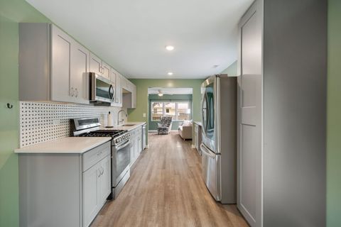 Tiny photo for 502 Monroe Avenue, Ingleside, IL 60041 (MLS # 12690554)