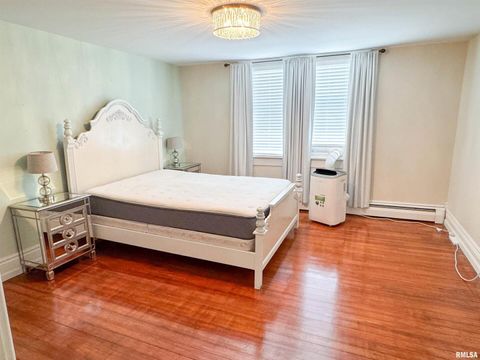 Tiny photo for 102 SE FRONT Street, Dongola, IL 62926 (MLS # EB459546)