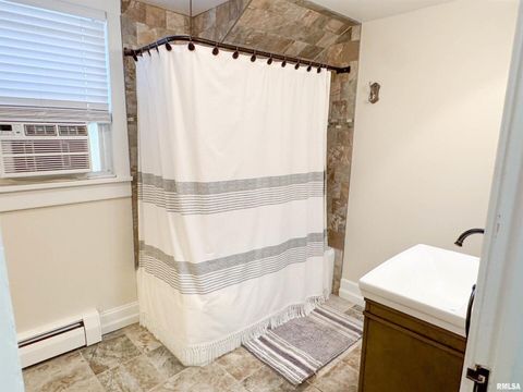 Tiny photo for 102 SE FRONT Street, Dongola, IL 62926 (MLS # EB459546)