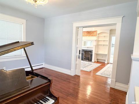 Tiny photo for 102 SE FRONT Street, Dongola, IL 62926 (MLS # EB459546)