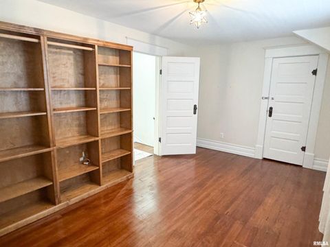 Tiny photo for 102 SE FRONT Street, Dongola, IL 62926 (MLS # EB459546)