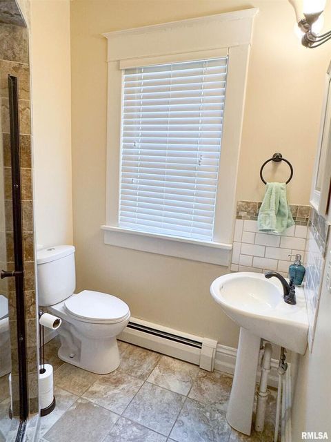 Tiny photo for 102 SE FRONT Street, Dongola, IL 62926 (MLS # EB459546)