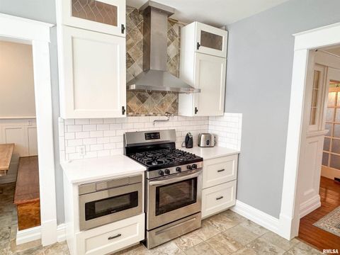 Tiny photo for 102 SE FRONT Street, Dongola, IL 62926 (MLS # EB459546)