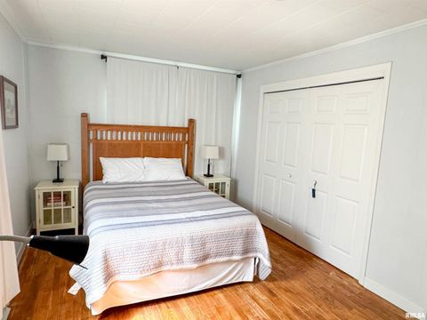 Tiny photo for 102 SE FRONT Street, Dongola, IL 62926 (MLS # EB459546)