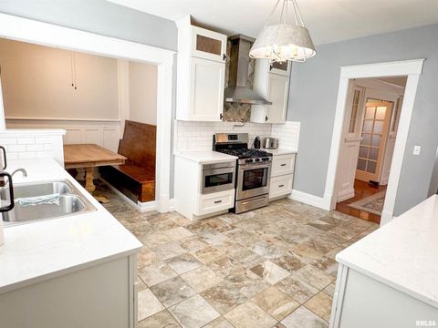 Tiny photo for 102 SE FRONT Street, Dongola, IL 62926 (MLS # EB459546)