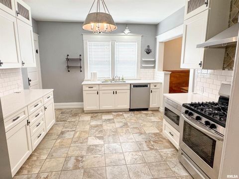 Tiny photo for 102 SE FRONT Street, Dongola, IL 62926 (MLS # EB459546)