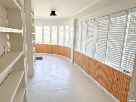 Tiny photo for 102 SE FRONT Street, Dongola, IL 62926 (MLS # EB459546)