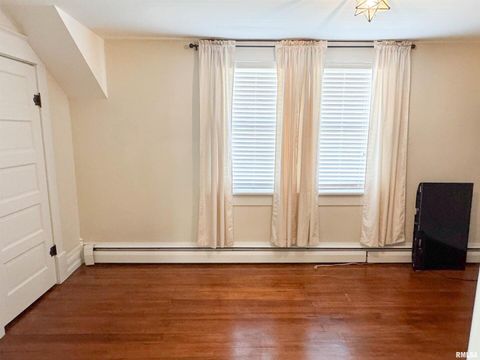 Tiny photo for 102 SE FRONT Street, Dongola, IL 62926 (MLS # EB459546)