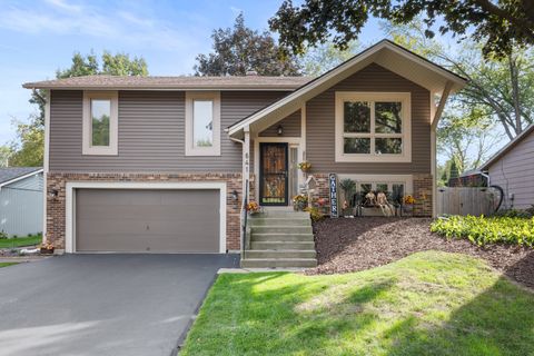 Photo of 641 Alida Drive, Cary, IL 60013 (MLS # 12486415)