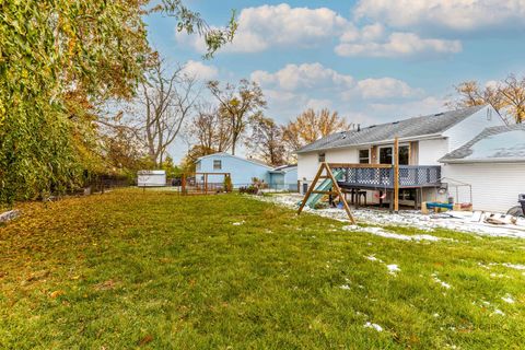 Tiny photo for 1096 Beechwood Road, Buffalo Grove, IL 60089 (MLS # 12603427)