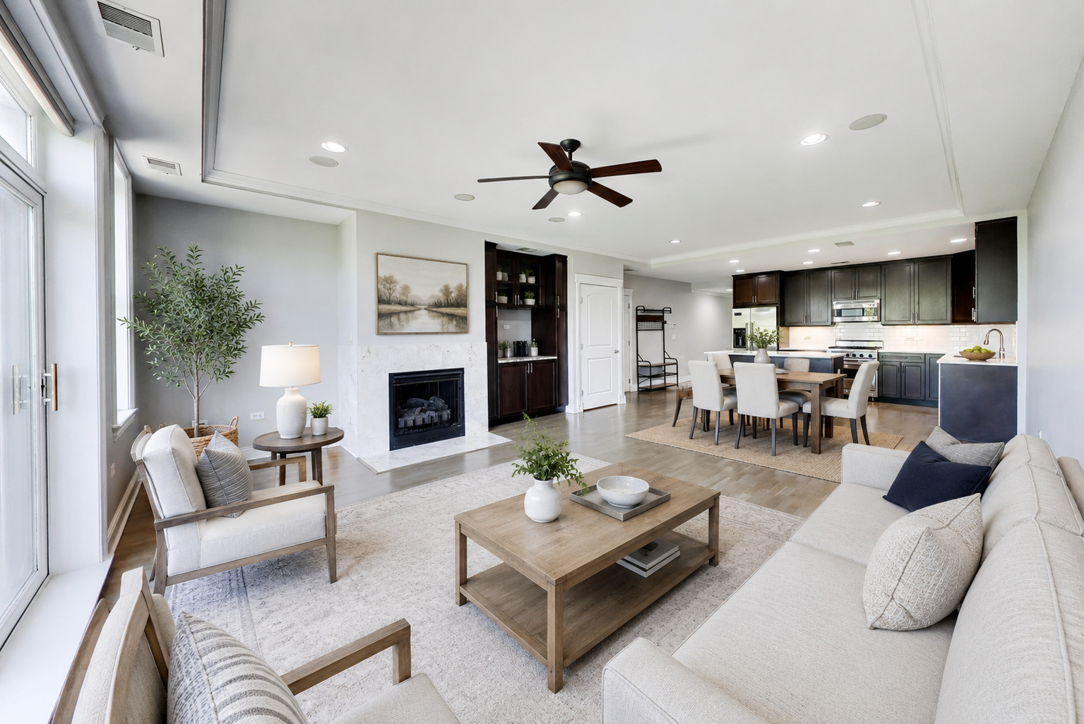 1915 W Diversey Parkway 402