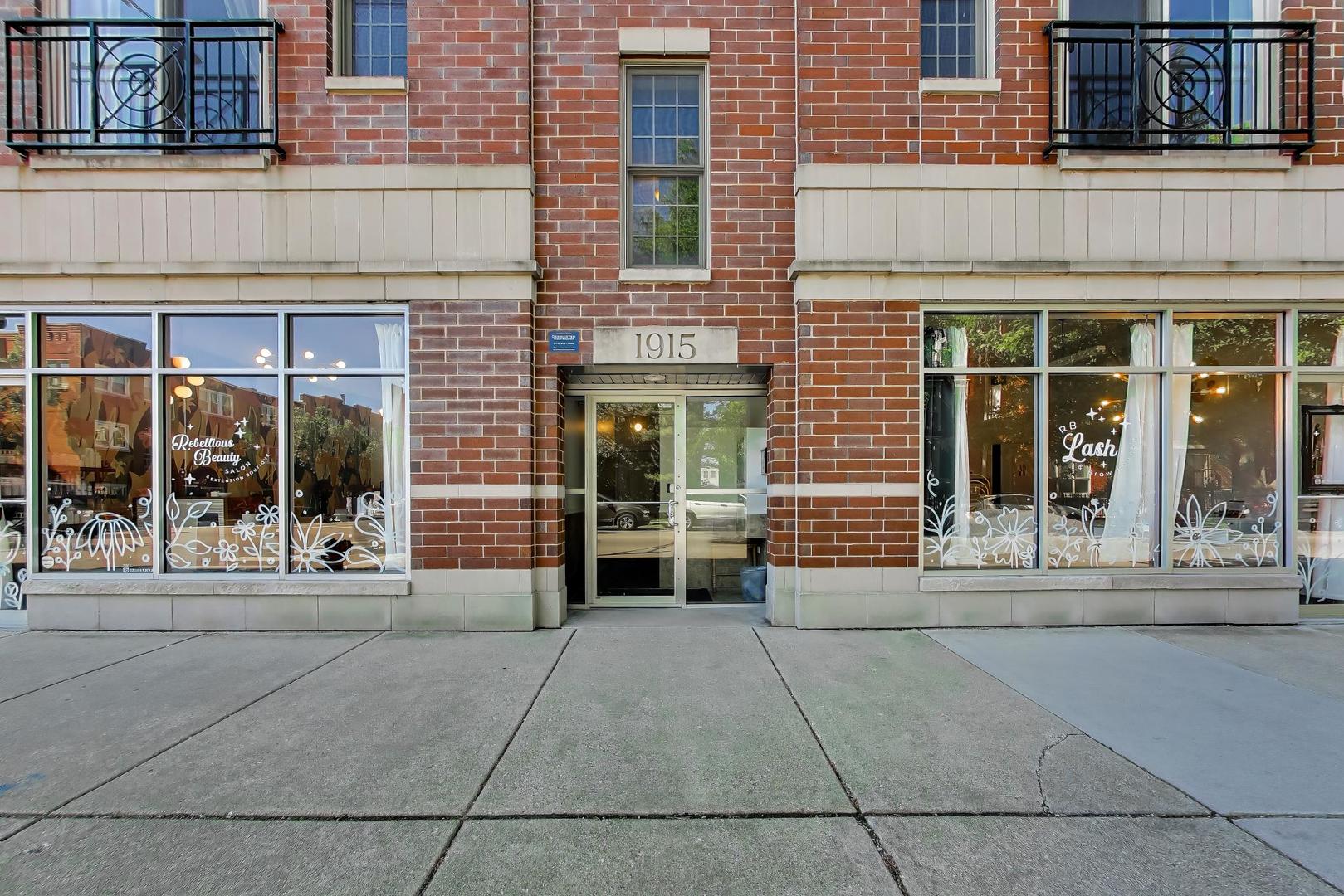 1915 W Diversey Parkway 402