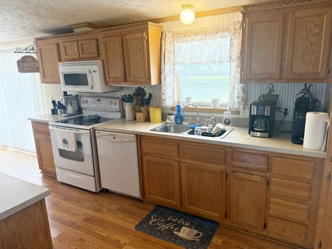 Tiny photo for 5 Southland Drive, Metropolis, IL 62960 (MLS # 12670893)