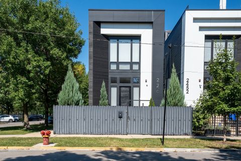 Photo of 2456 W Ohio Street, Chicago, IL 60612 (MLS # 12593774)